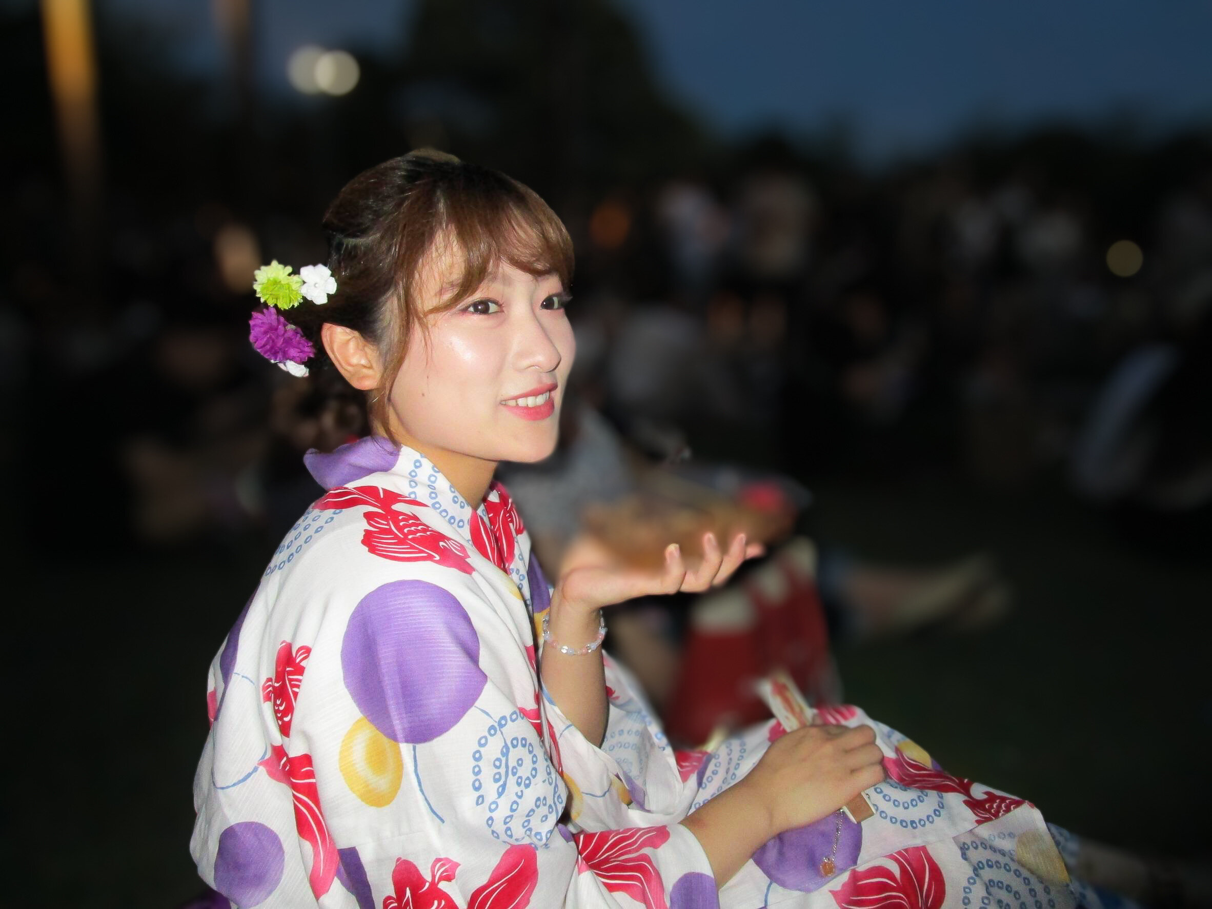 浴衣で祭り.jpg