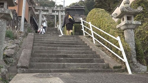 西山神社階段.jpg