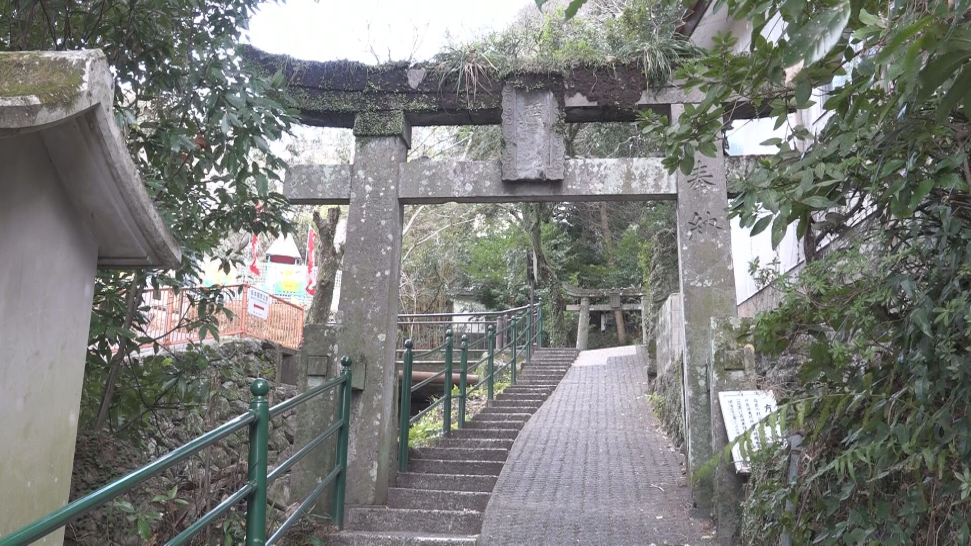 方形の鳥居.jpg