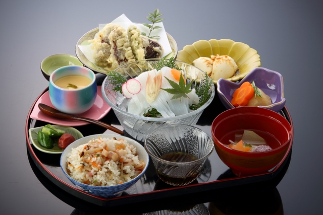 ながさきサンセットロード 外海の教会と「水いか料理」のご夕食 バスツアー