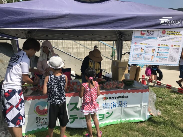 給スイカステーション！2018　in 高浜海水浴場