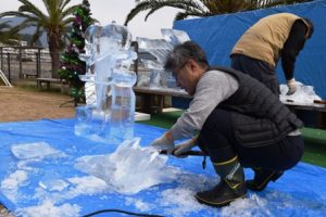 長崎ペンギン水族館で氷の彫刻実演