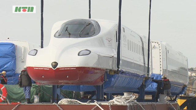 海を渡って～西九州新幹線「かもめ」が長崎に到着！