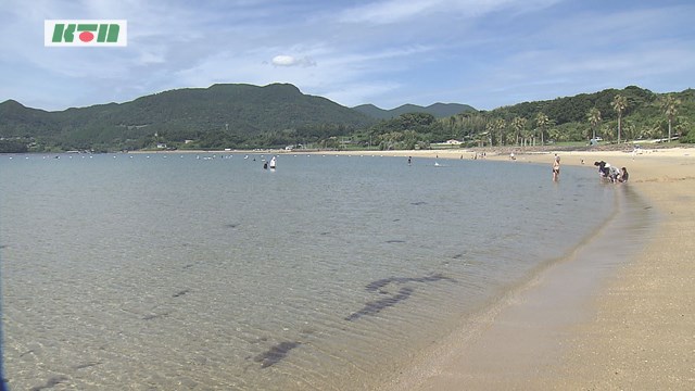 夏休みと猛暑で海水浴場にぎわう！海の水質調査も！【長崎県】